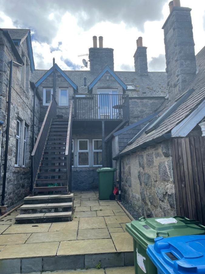 Newsagents Flat Apartamento Lairg Exterior foto